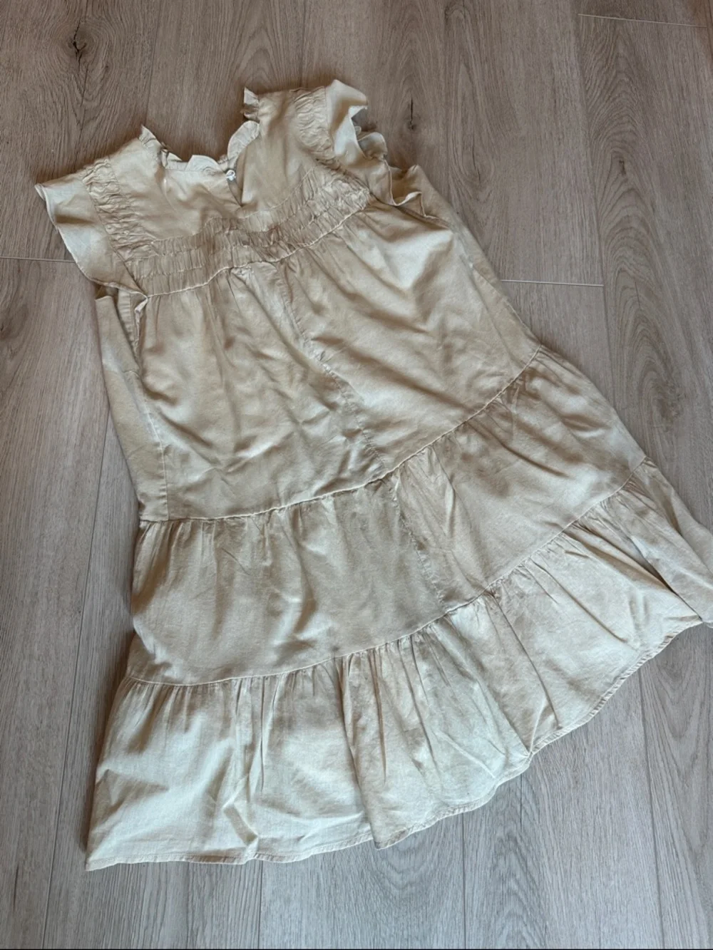 Carly Jean Los Angeles Cream Tiered Smocked Flutter Dress - Picture 3 of 4